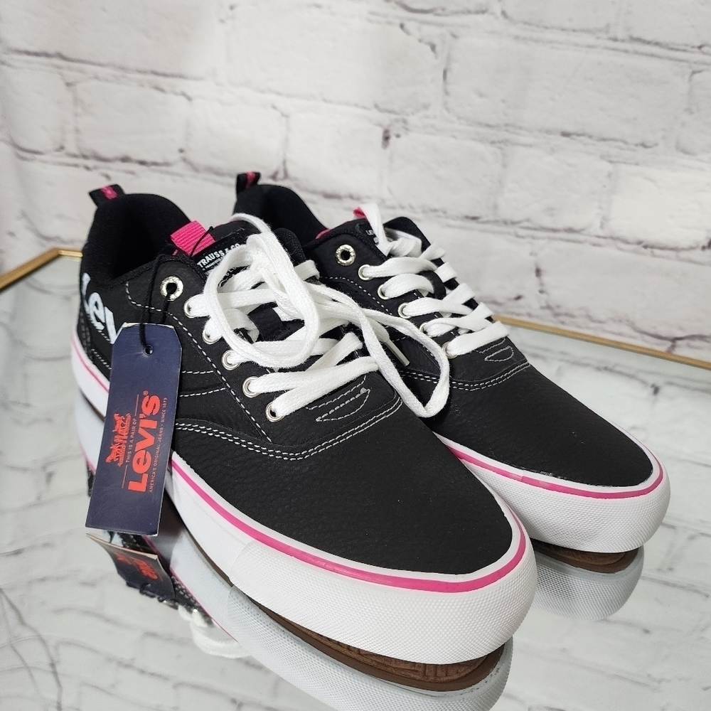 Levi's womens sneakers size 6.5 NEW!!